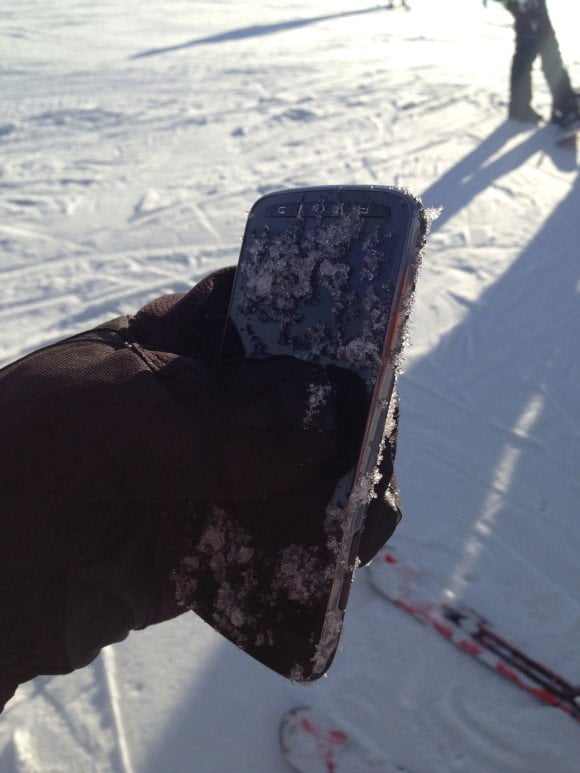Samsung Galaxy S4 in de sneeuw