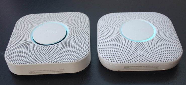 Links de Nest Protect, rechts de Nest Protect 2