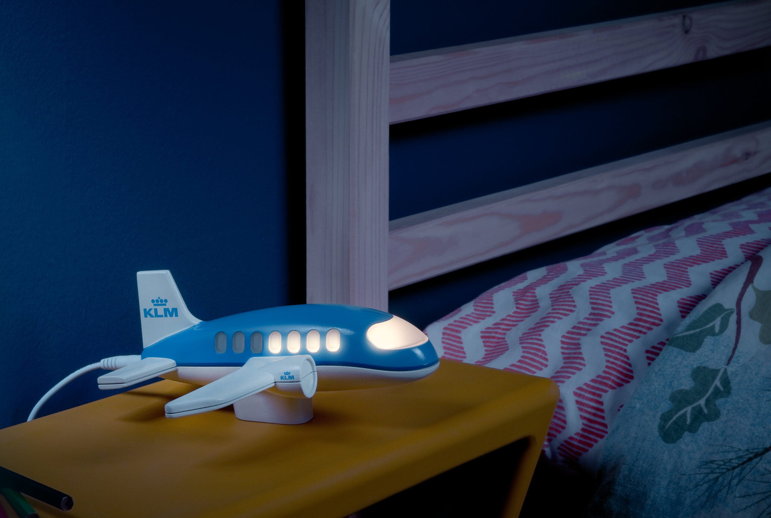 KLM denkt aan de kleintjes met het Nachtjeslampje 1