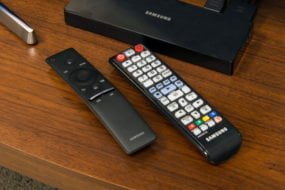 samsung-suhd-tv-remotes